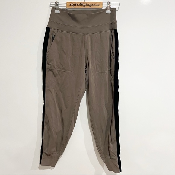 Athleta Venice Velvet Stripe Jogger Pant Coffee House - Picture 4 of 9